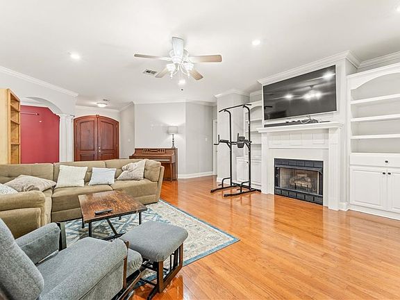 5th image of 15444 Carlou Dr