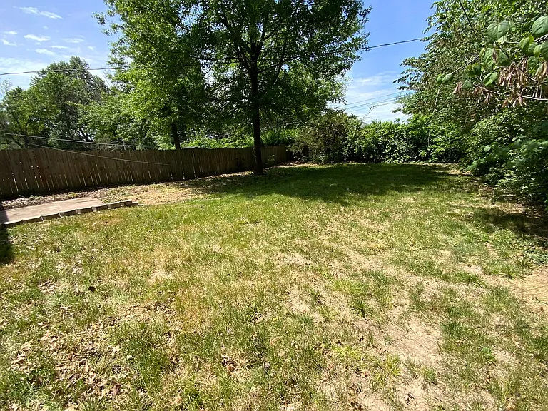 409-411 Brewer Dr — Photo 6