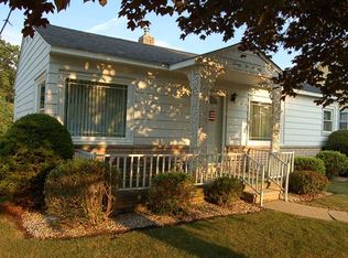 2270 Montroyal Ave, Waterford, MI 48328