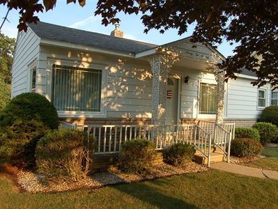 2270 Montroyal Ave, Waterford, MI, 48328