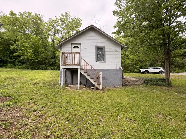 714 Hazel St, Excelsior Springs, MO 64024