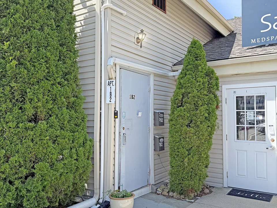 55 Beach St #1B2