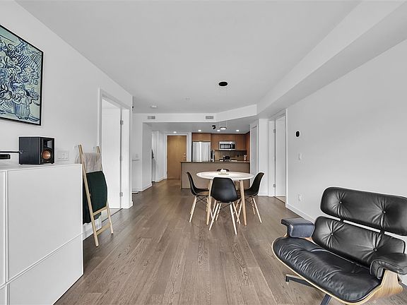 5th image of 95 Moody St #304