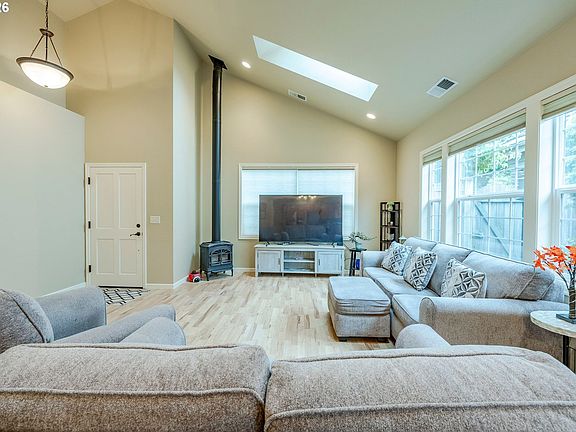 4th image of 3128 Lake Crest Dr