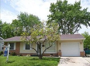 942 Maple Ln, Elk Grove Village, IL 60007