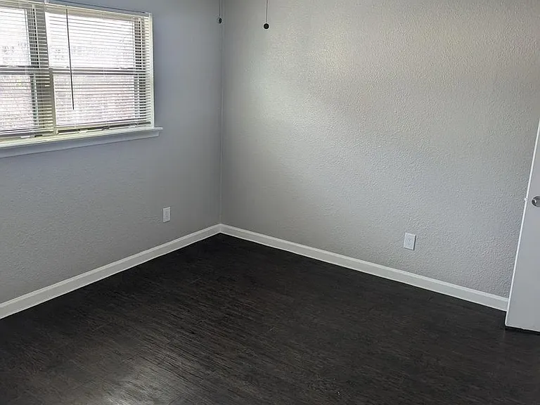 1000 Grigsby Ave — Photo 9