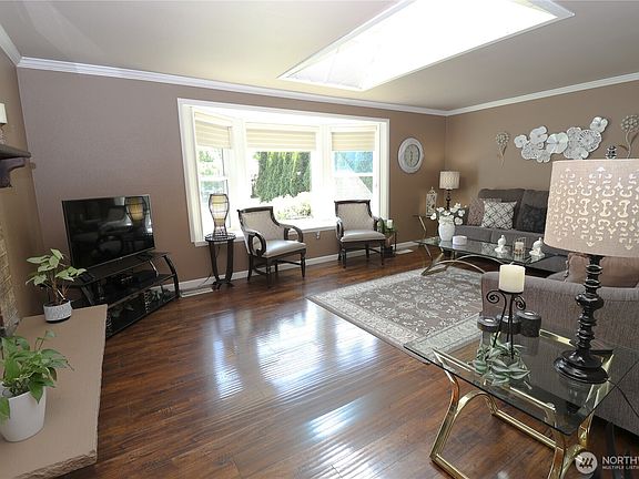 2nd image of 604 23rd Street NW