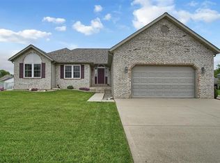 2 Ashworth Ct, Maryville, IL 62062
