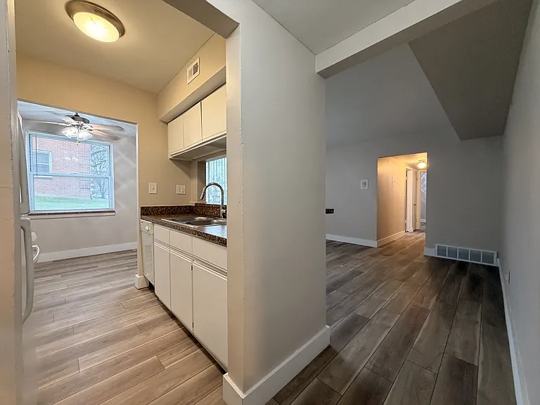 Huntington Green Apartments — Photo 4