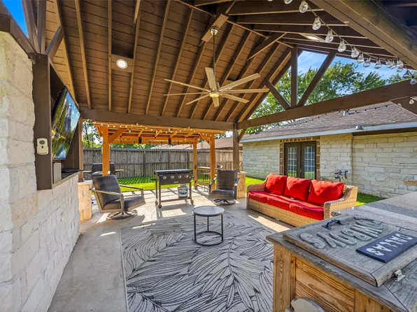 12614 Barbizon Dr, Houston, TX 77089