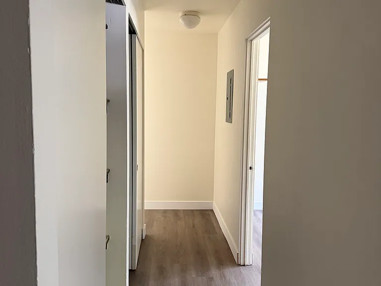 909 N 74th St #101 — Photo 15