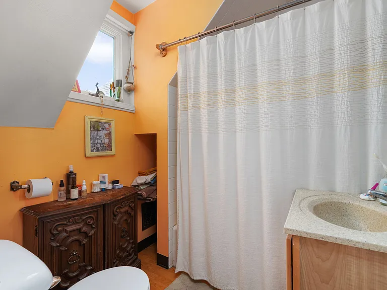 615 S Baldwin St — Photo 11