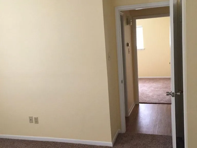 Lamplighter Apartments — Photo 3