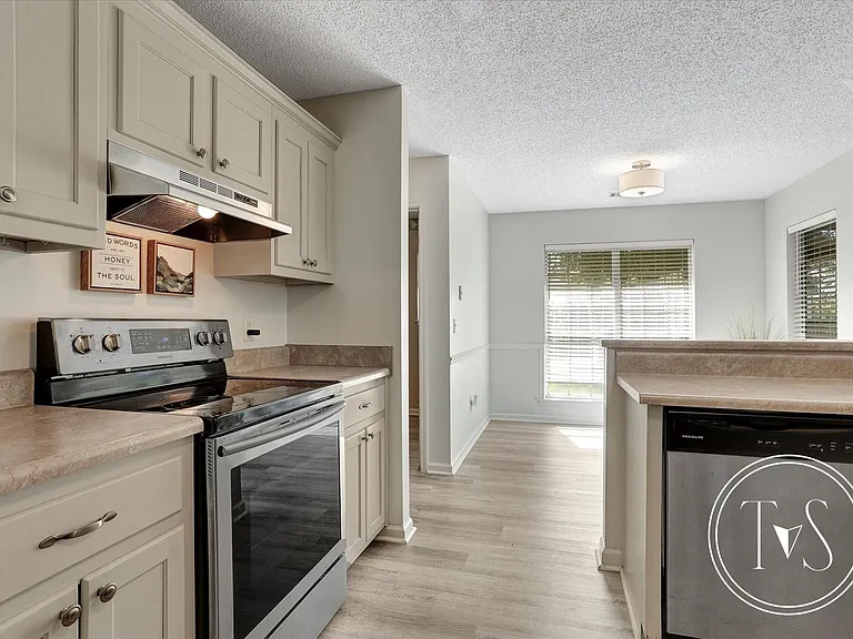 801 Winchester Rd — Photo 15