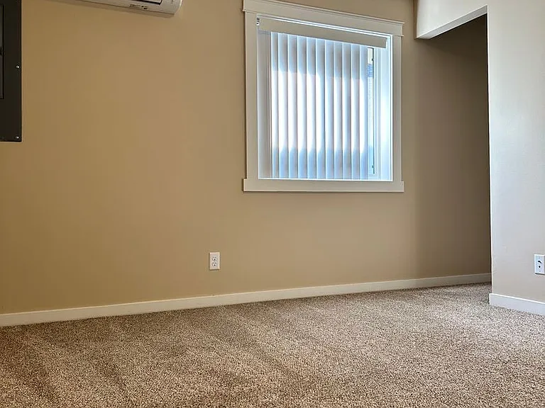 2225 N Airport Rd — Photo 11
