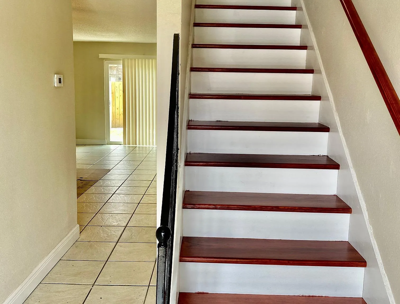 2 bed, 1.5 bath, 1130 sqft, $1,400 — Photo 2