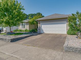 1057 Mount View Ln, Molalla, OR 97038
