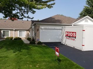 591 Lake View Dr, Woodbury, MN 55129