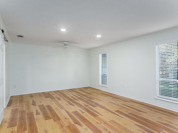 3rd image of 313 S 22nd Ave