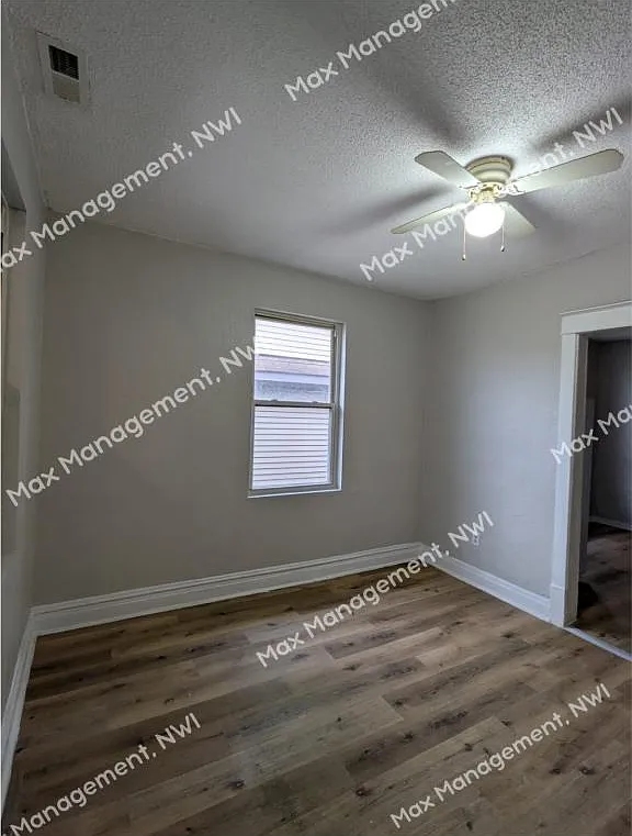 3924 Catalpa St, 2F — Photo 4