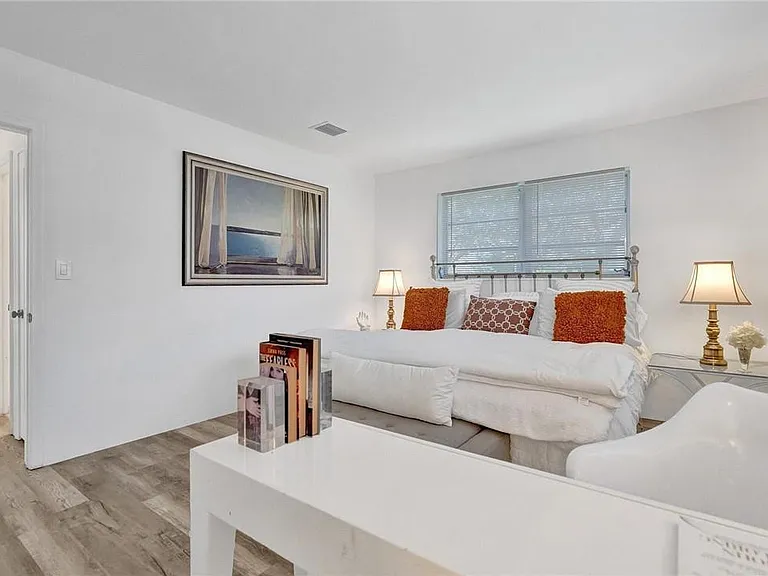 5101 NE 27th Ave — Photo 11