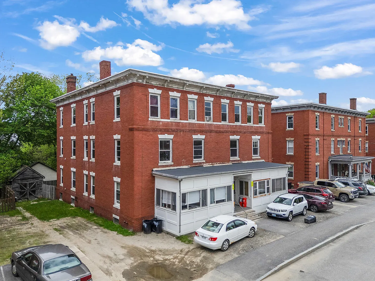 3 bed, $1,300 — Photo 2