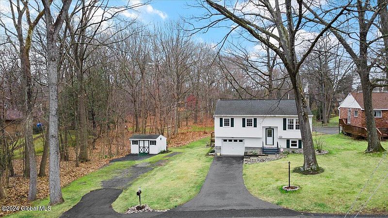 2nd image of 44 Upper Hillcrest Avenue