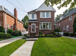 84 Surrey Cmns, Lynbrook, NY 11563