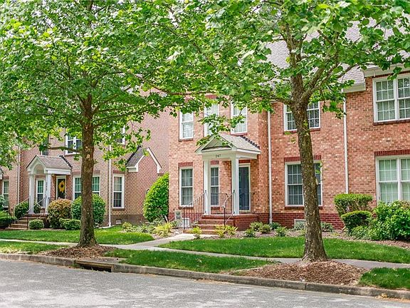 3rd image of 247 Herman Melville Ave