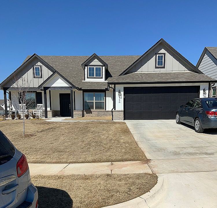 1st image of 3306 E New Haven Pl