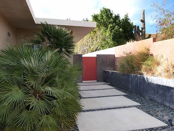 2nd image of 2121 N Junipero Ave #B