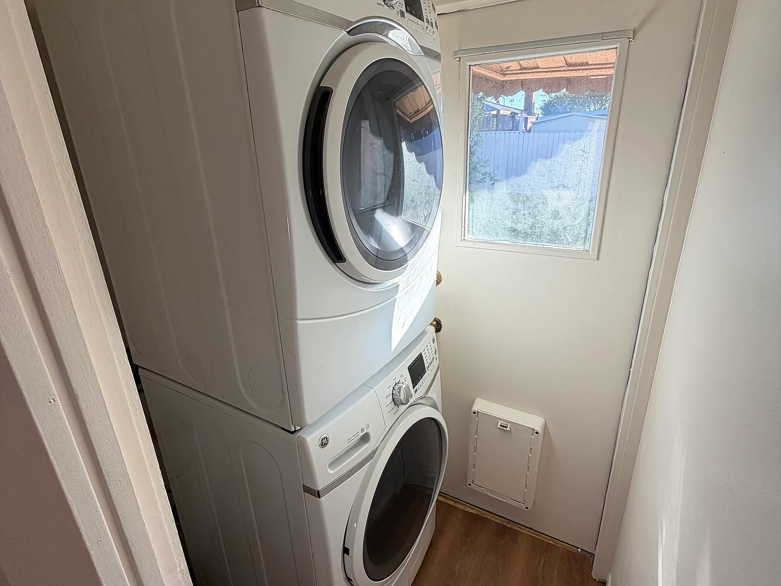 2 bed, 904 sqft, $3,750 — Photo 4