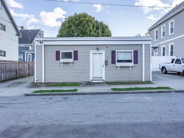 96 Locust St, New Bedford, MA 02740