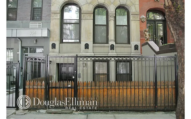 Rented by Douglas Elliman | media 40