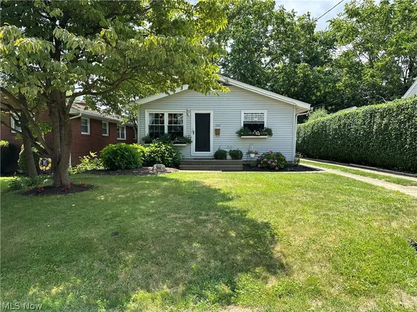 1226 28th St NE, Canton, OH 44714