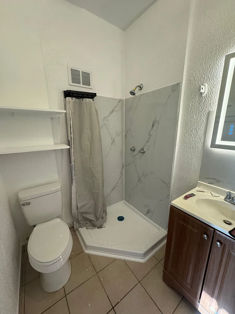 Building Photo - 5522 NE 1st Ter #EFFICIENCY