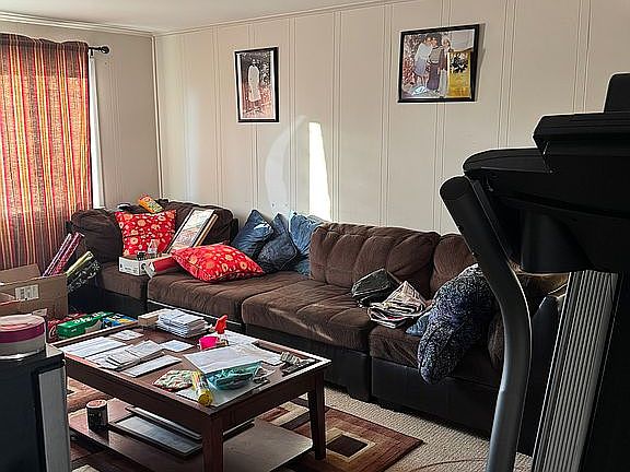 2nd image of 4414 Hemingway Dr