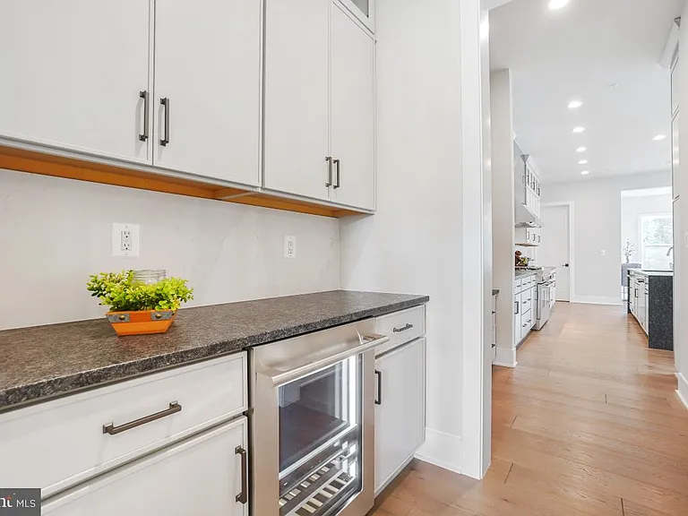 12321 Potomac Hunt Rd — Photo 31