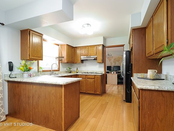 3rd image of 519 Longview Dr