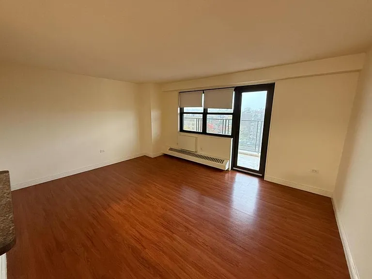 80 Guion Pl — Photo 1