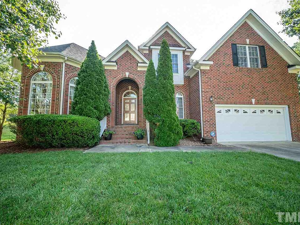 1st image of 709 Ainsley Ct