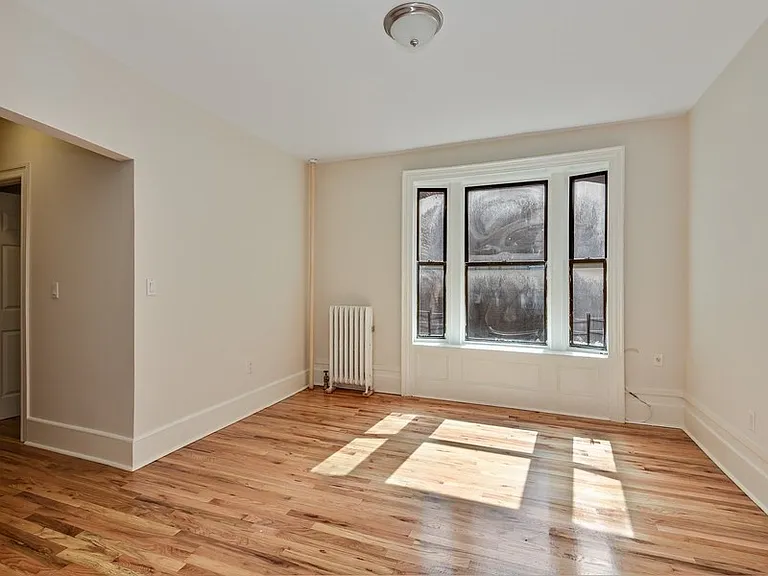 48 Pinehurst Ave #33 — Photo 4