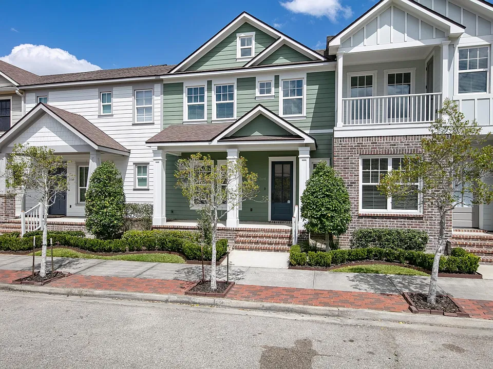 204 Traditions Dr