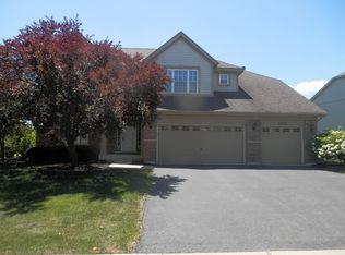 26335 Whispering Woods Cir, Plainfield, IL 60585
