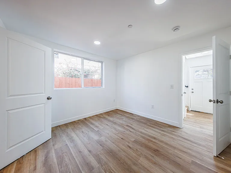Huge 2, 3 & 4 Bed 2026 Townhomes — Photo 86