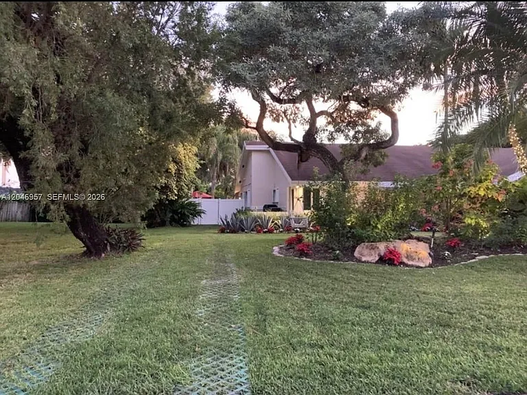 9760 SW 148th St #STUDIO — Photo 12
