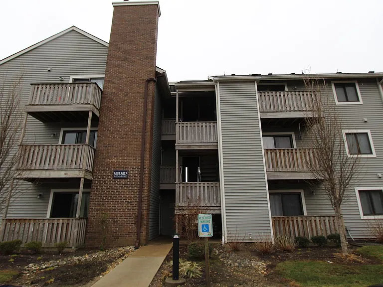 5012 Ravens Crest Dr — Photo 1