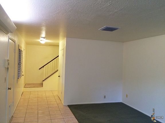 5th image of 2251 W Elm Ave
