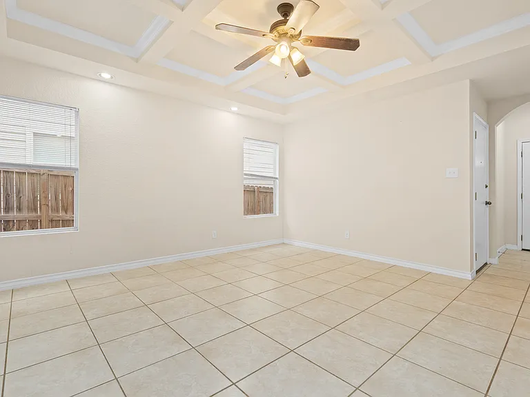 4917 Appleseed Ct — Photo 5