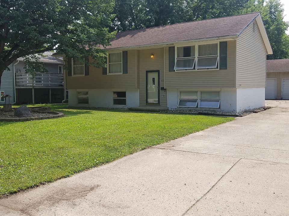 2nd image of 612 2nd St NE